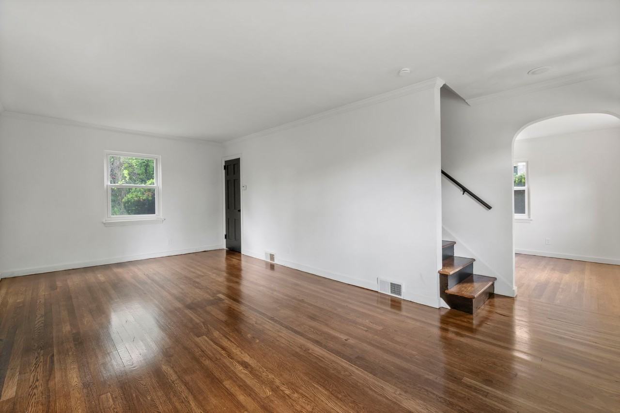 937 Craig St - Photo 6 of 29