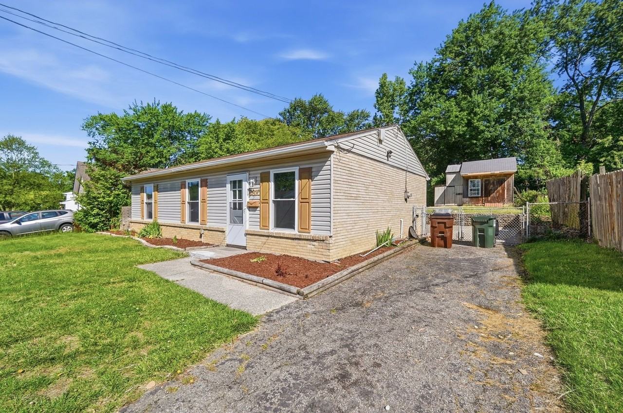 2870 Wheatfield Dr - Photo 2 of 29
