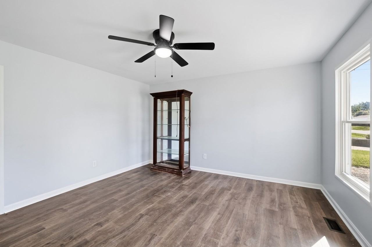 2870 Wheatfield Dr - Photo 4 of 29