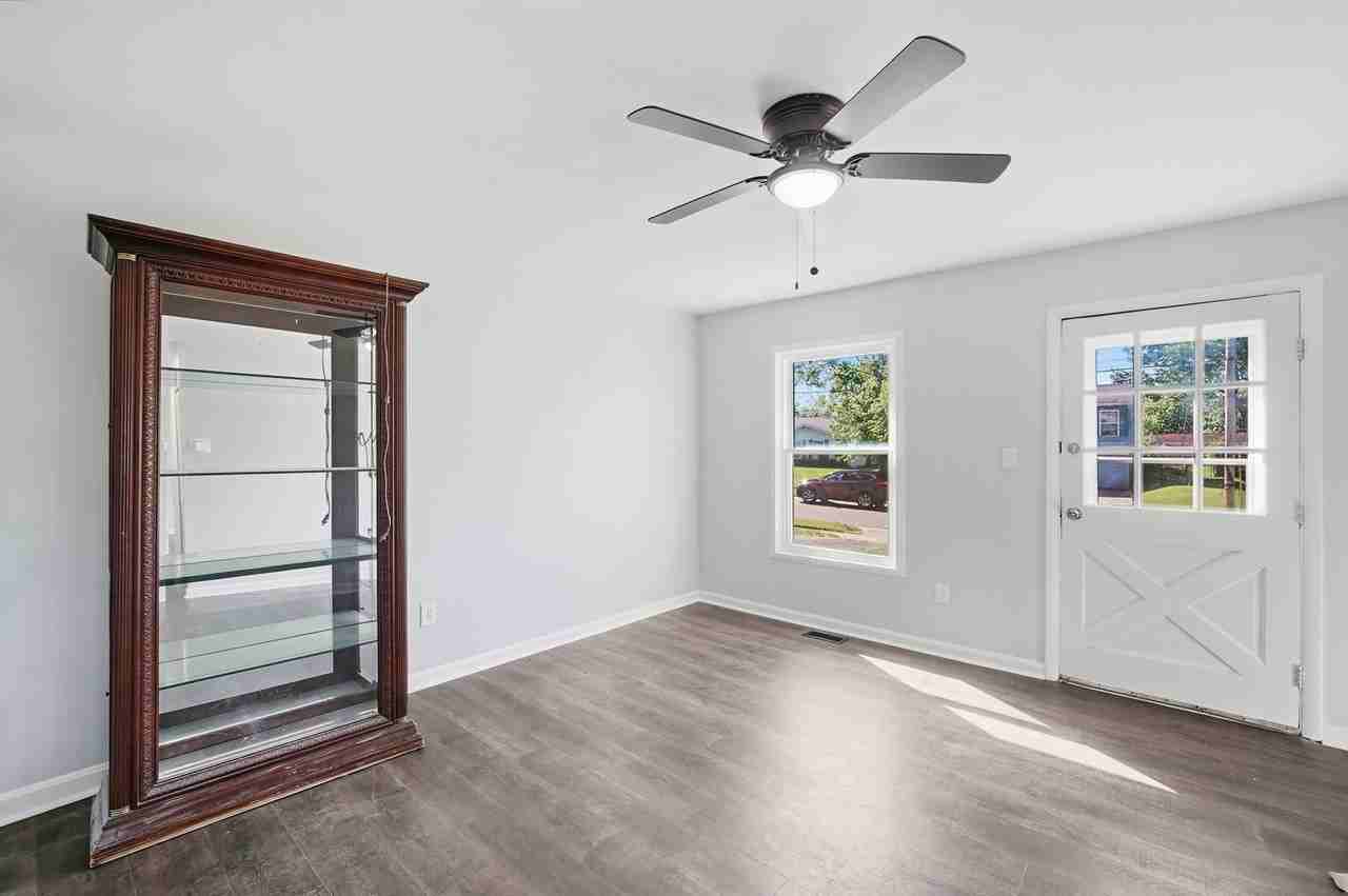 2870 Wheatfield Dr - Photo 5 of 29