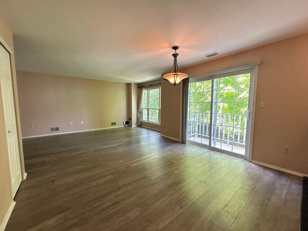 214 Sapphire Ln - Photo 2 of 15