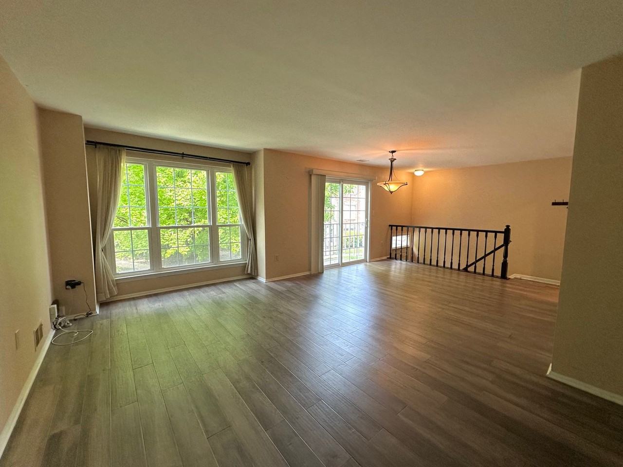 214 Sapphire Ln - Photo 3 of 15