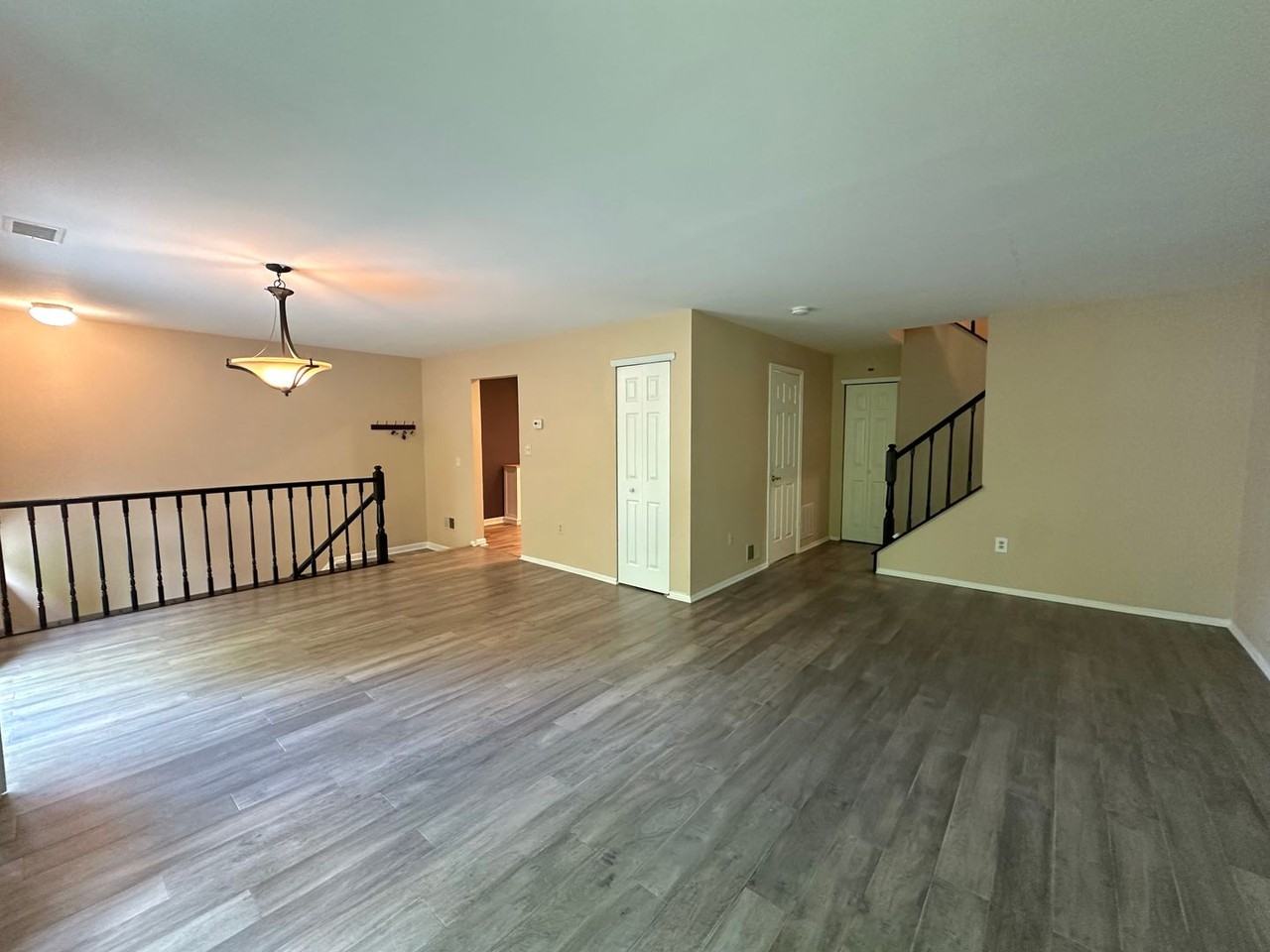214 Sapphire Ln - Photo 4 of 15
