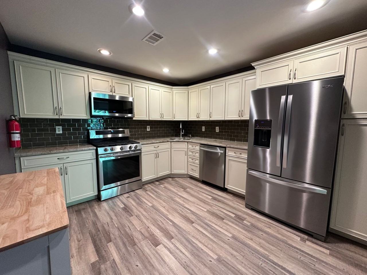 214 Sapphire Ln - Photo 5 of 15