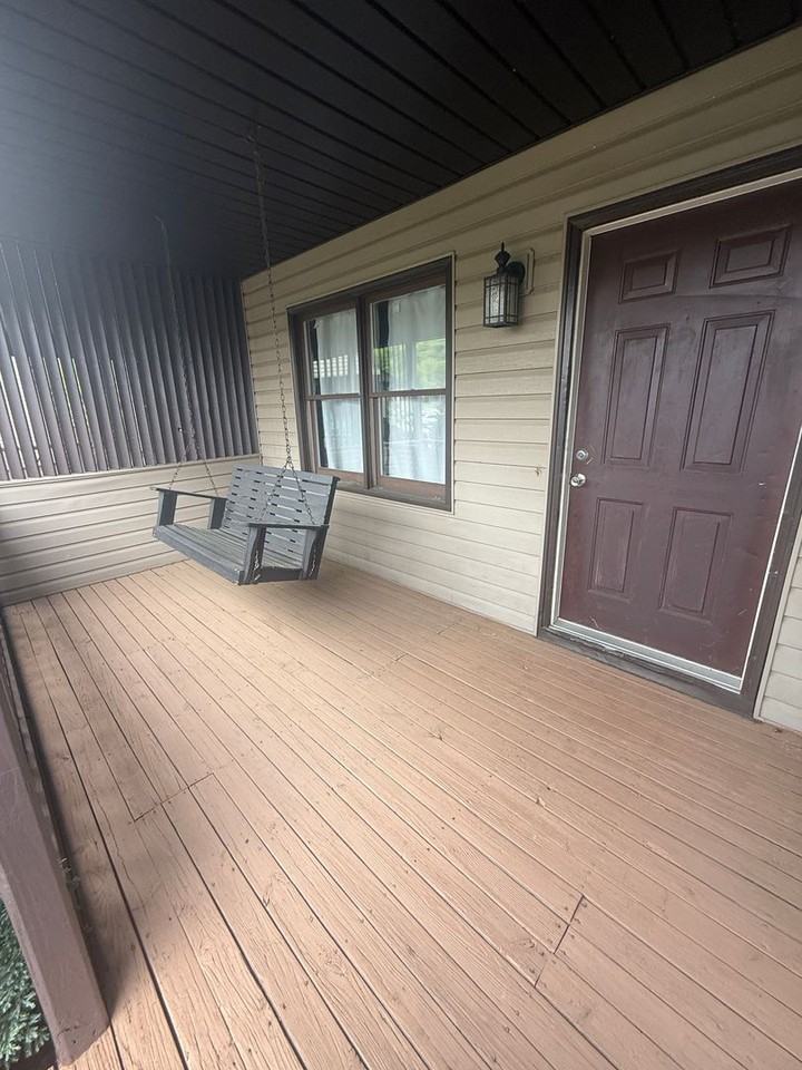 218 Adams Ln - Photo 2 of 29