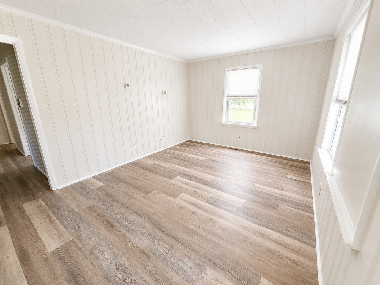 1329 Marne St - Photo 2 of 9