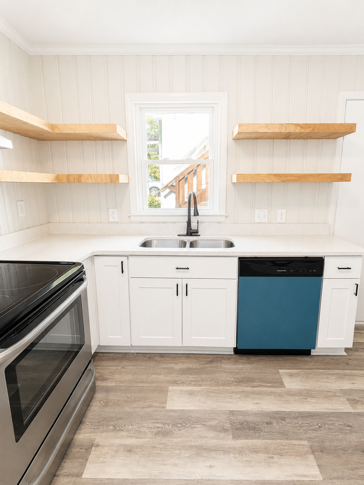 1329 Marne St - Photo 4 of 9