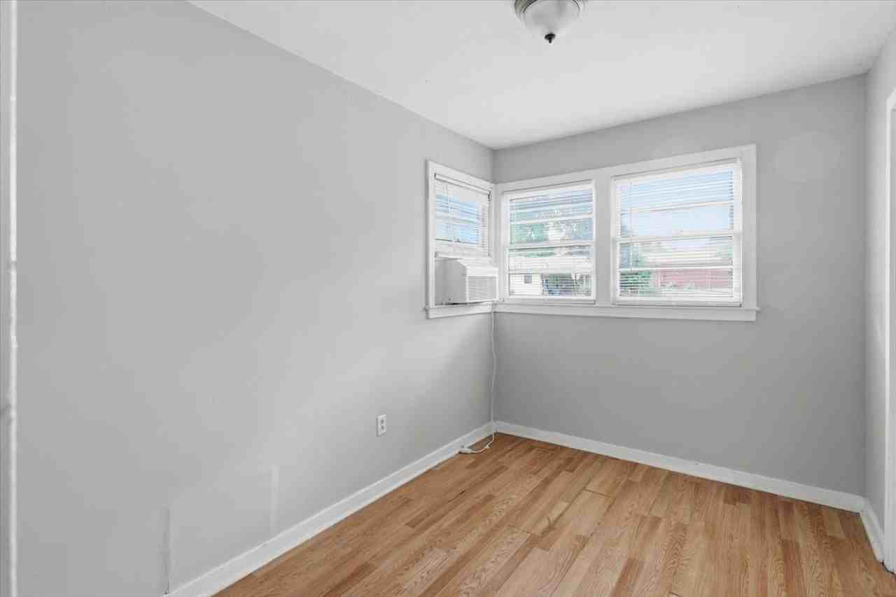311 Pearl Dr - Photo 2 of 18