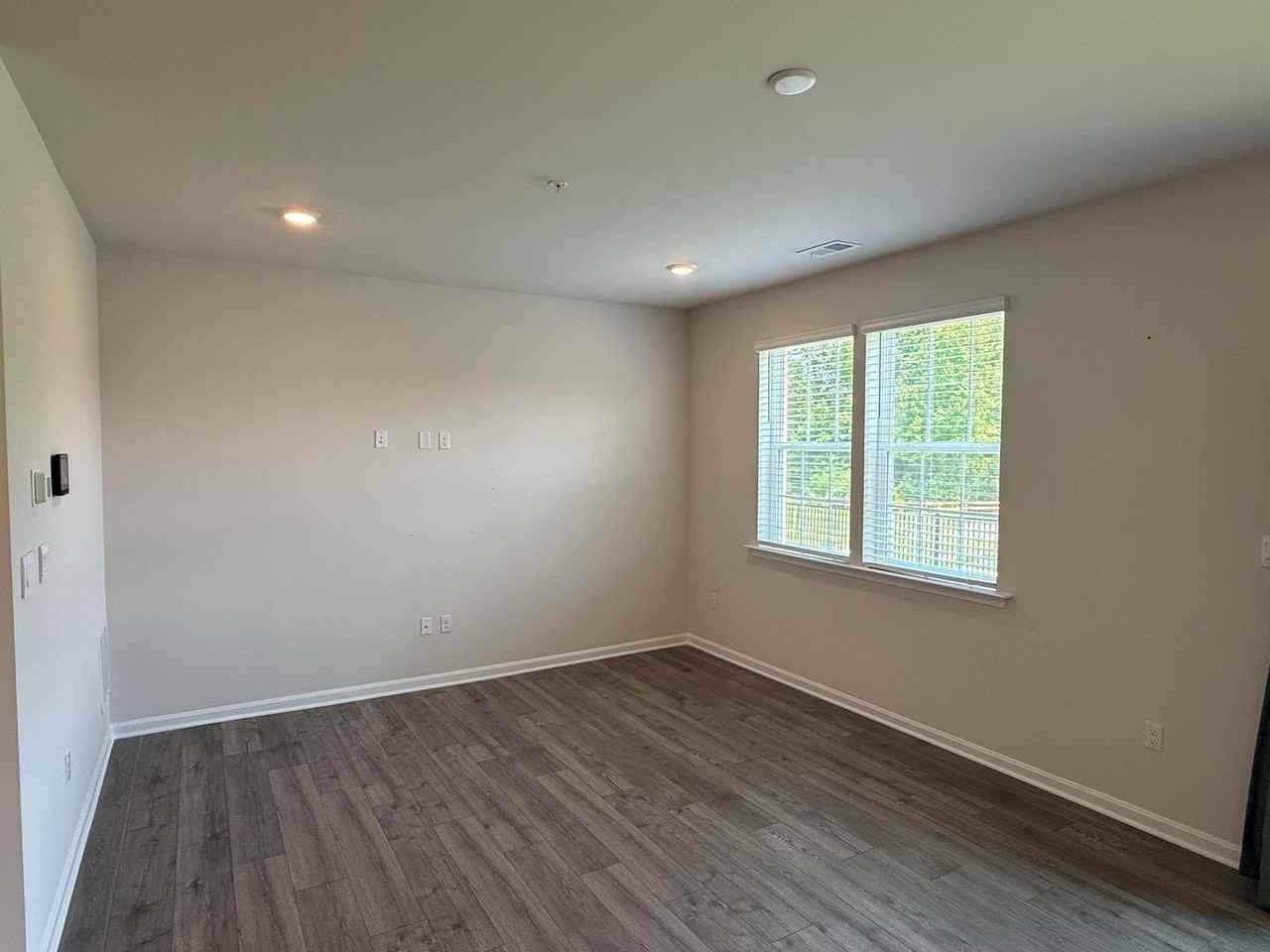 152 Hannock St - Photo 2 of 25