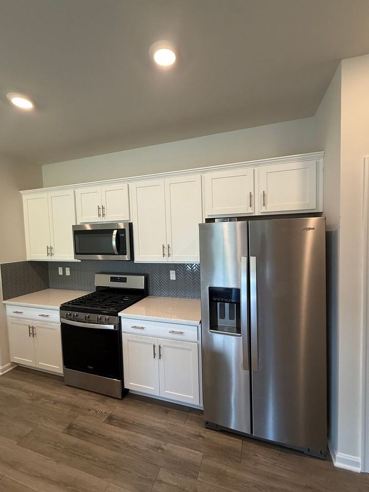 152 Hannock St - Photo 6 of 25
