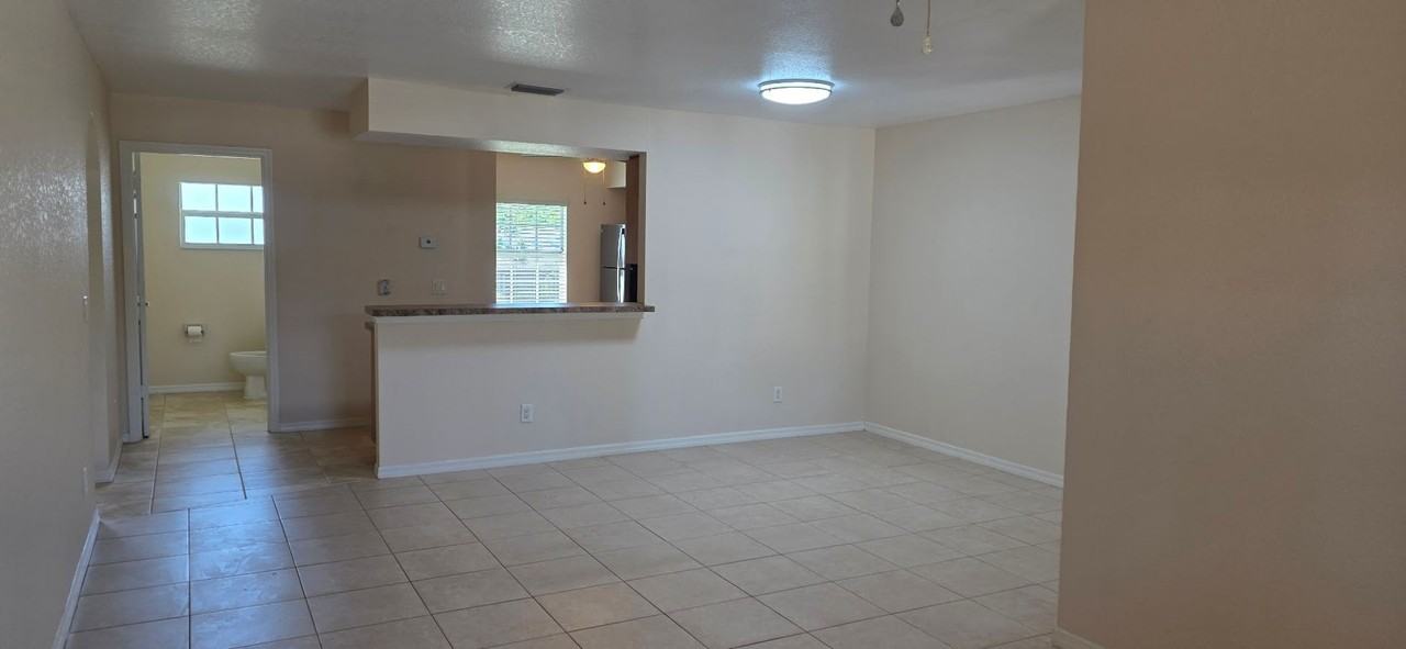 26201 Explorer Rd - Photo 3 of 11