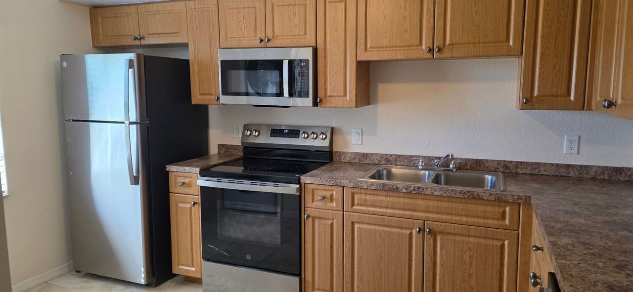26201 Explorer Rd - Photo 5 of 11
