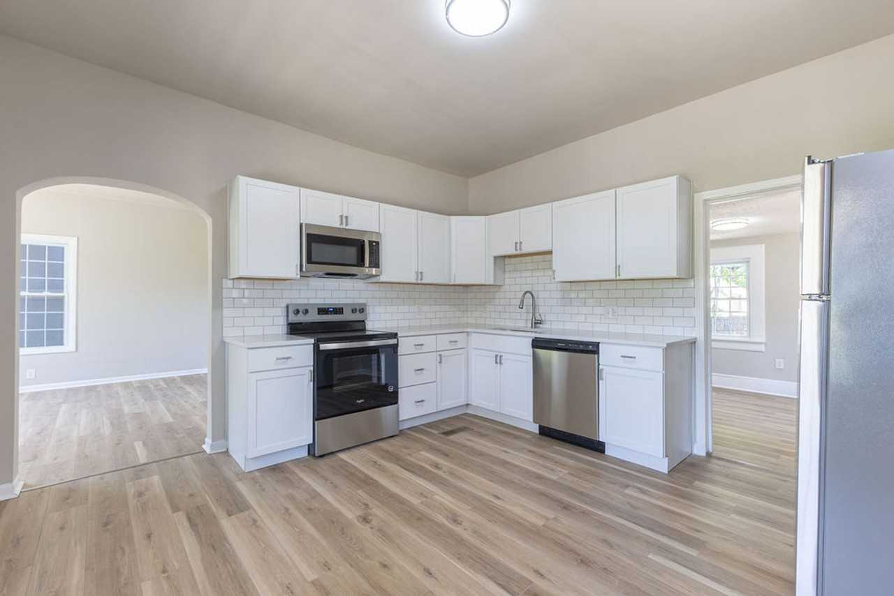 3305 Doniphan Ave - Photo 3 of 24