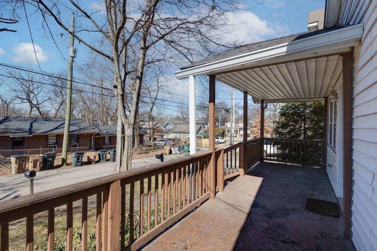 2412 Chapel Ave - Photo 3 of 29