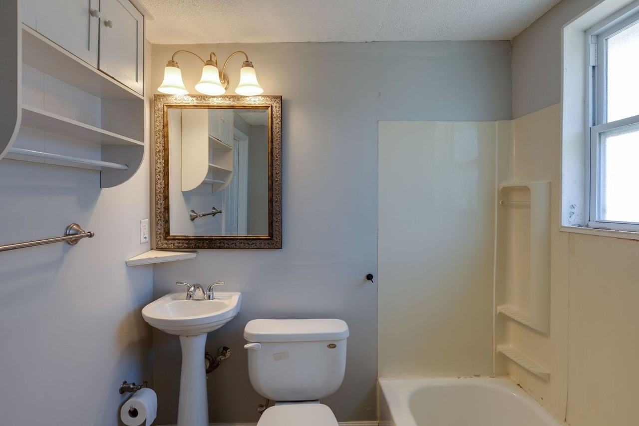 2412 Chapel Ave - Photo 5 of 29
