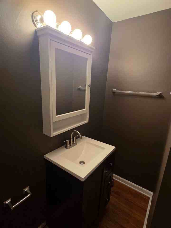 1307 Beverly Ave - Photo 2 of 10