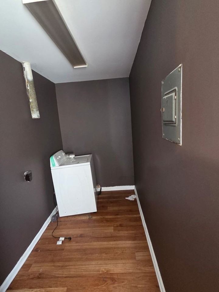 1307 Beverly Ave - Photo 7 of 10