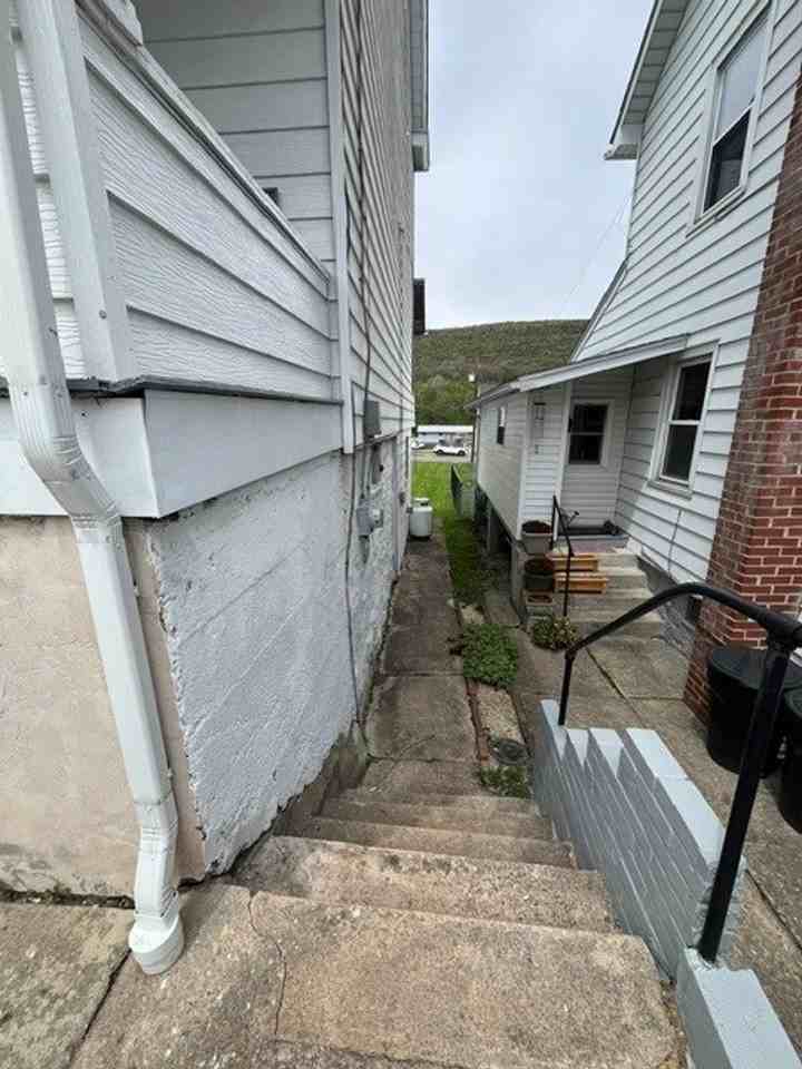 158 Coal St - Photo 2 of 14