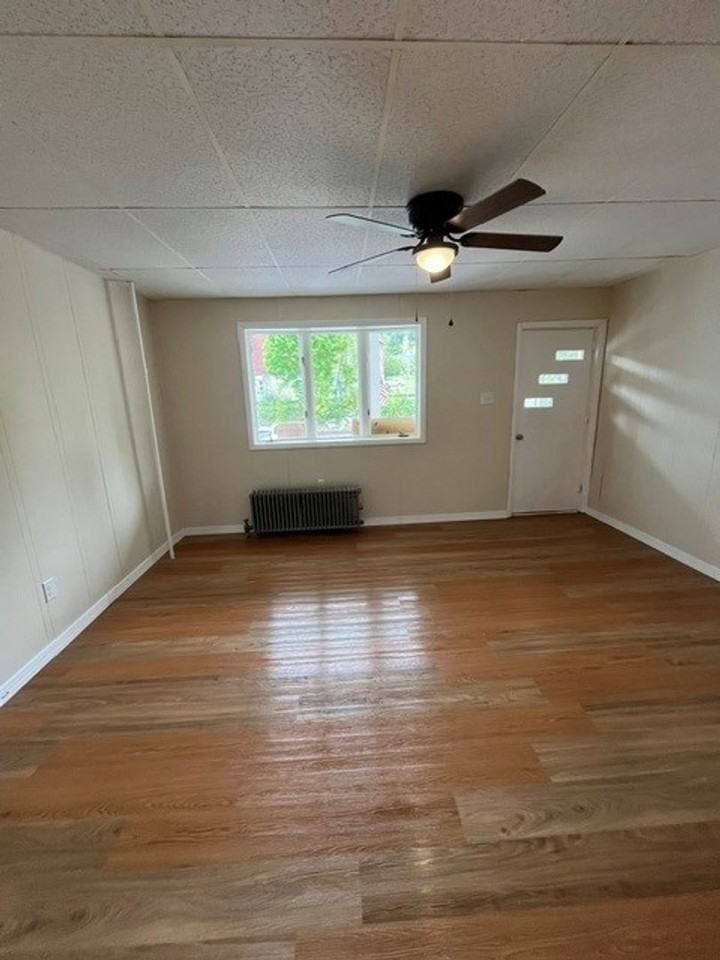 158 Coal St - Photo 4 of 14