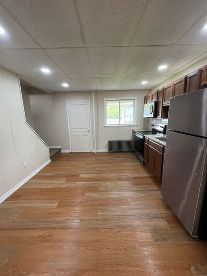 158 Coal St - Photo 5 of 14