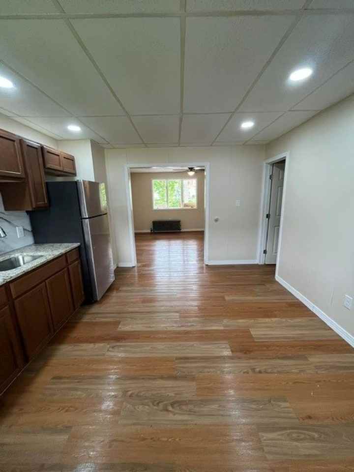 158 Coal St - Photo 6 of 14