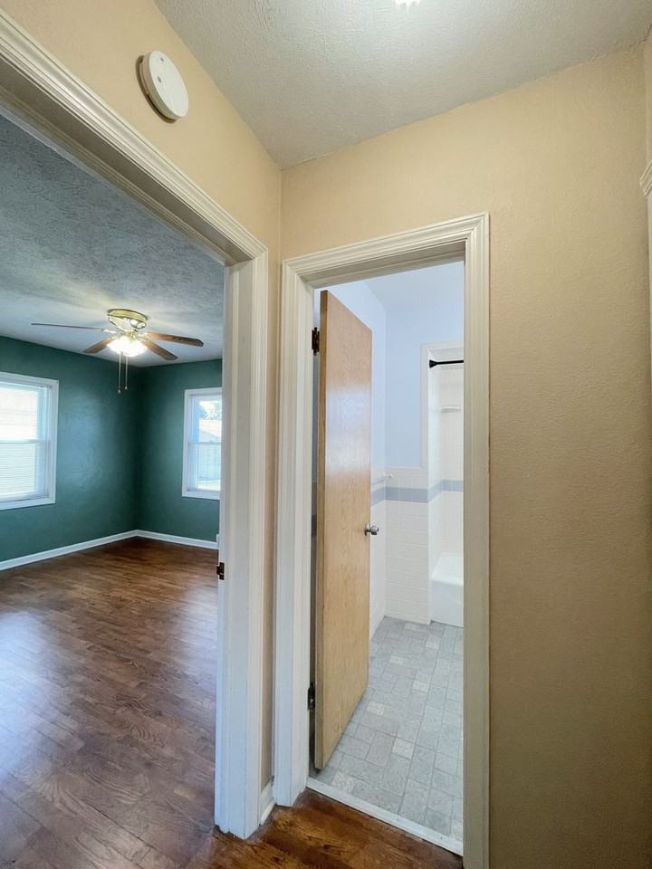 121 W 25th Ave - Photo 5 of 15