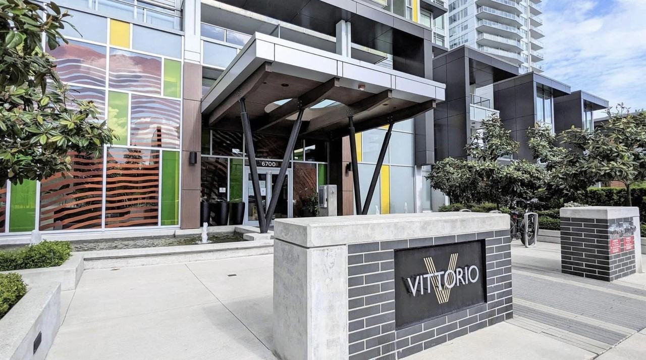 2 Bed/2 Bath Condo(Metrotown/ 5 Minute walk to Royal Oak Skytrain) - Photo 3 of 24