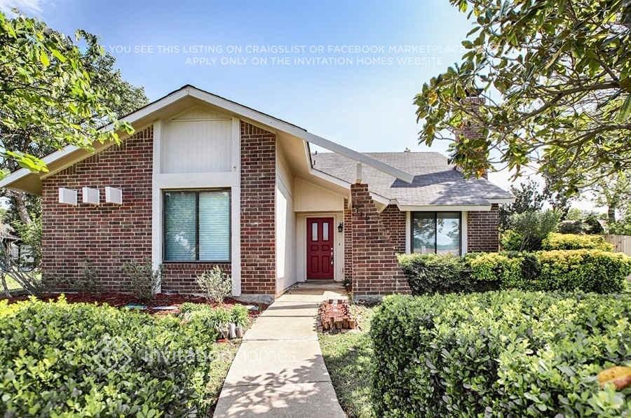1716 Delaford Pl - Photo 2 of 16