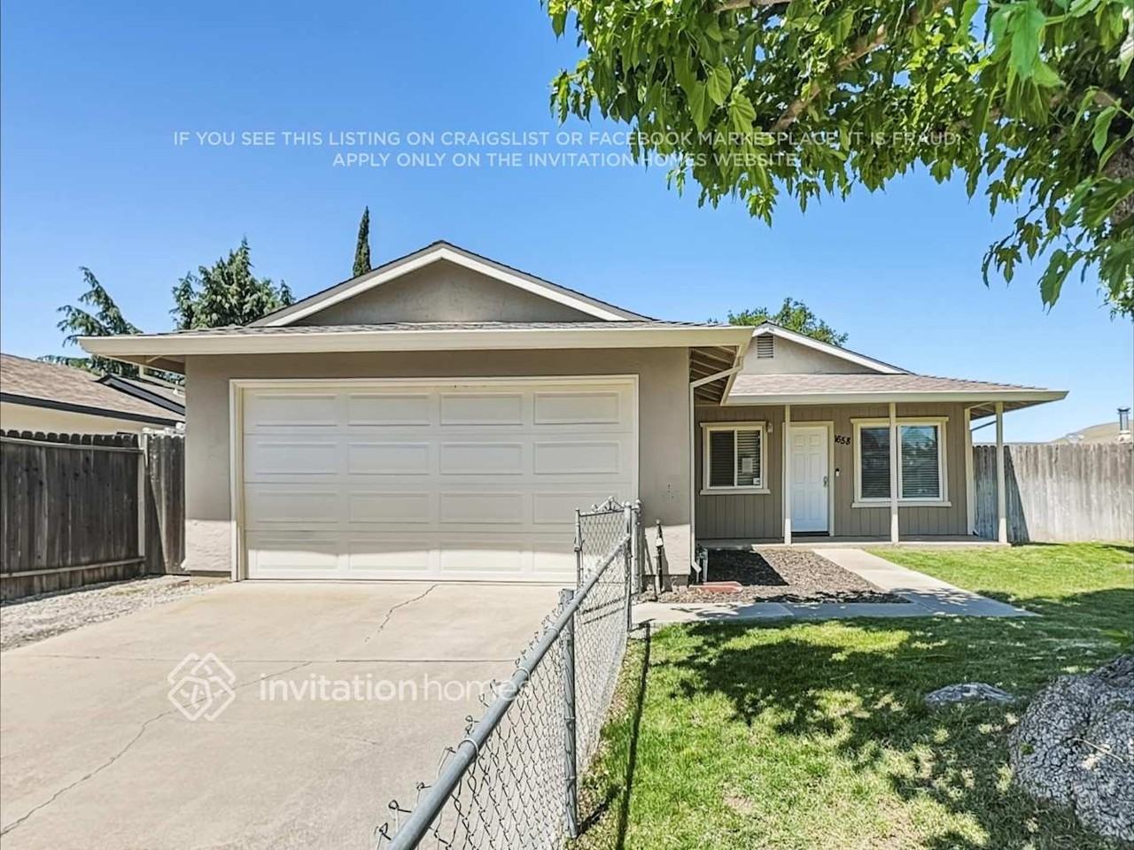 1658 Ashwood Dr - Photo 4 of 19