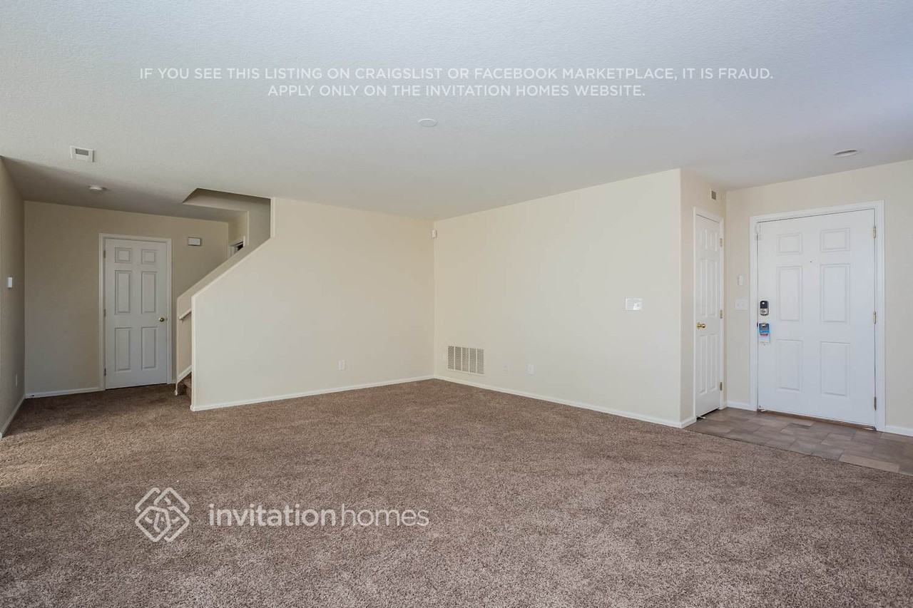 729 Canyon Ln - Photo 2 of 10