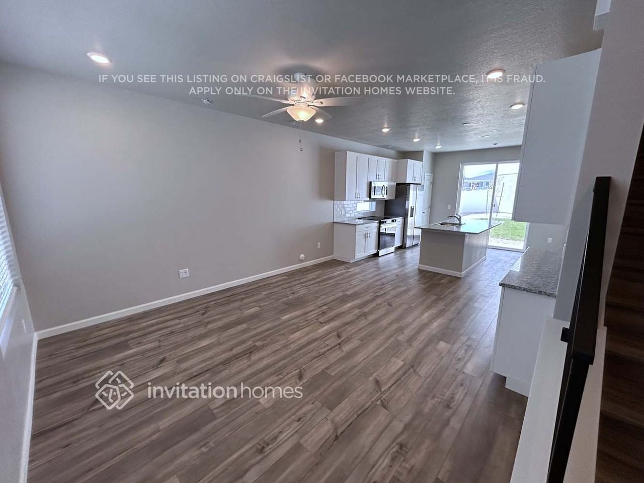 363 E Kanab St - Photo 3 of 20