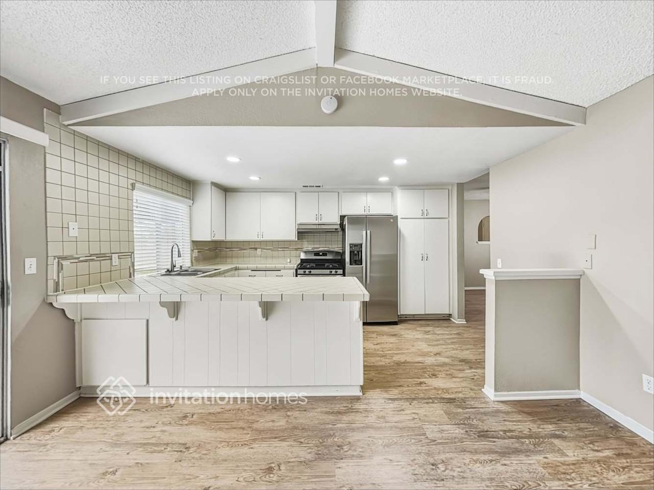 5651 Louise St - Photo 7 of 20