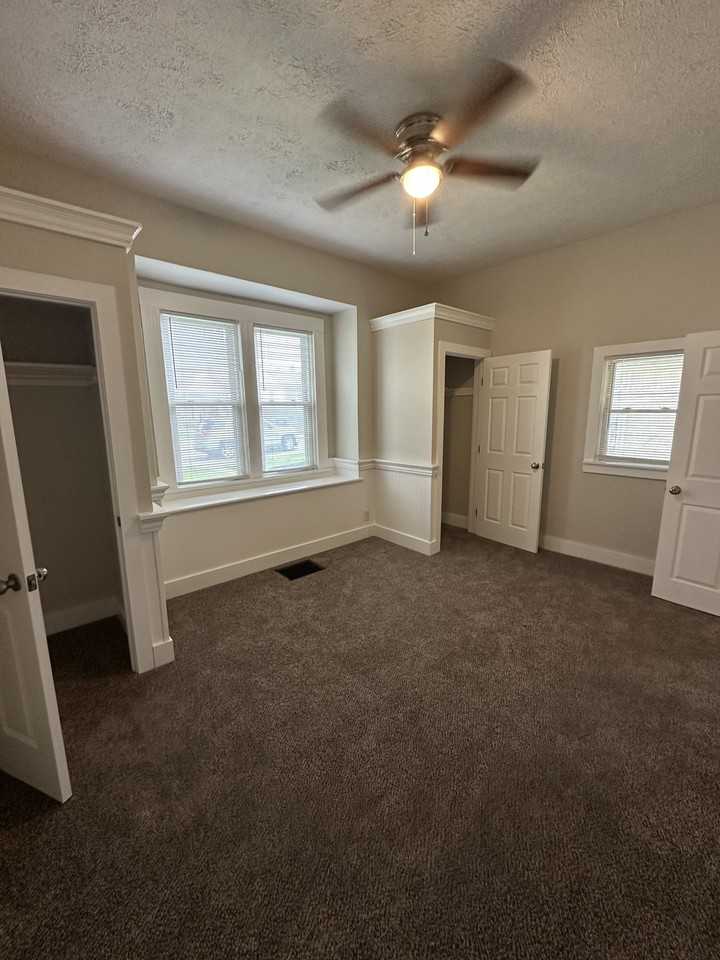 2903 S Elm St #1 - Photo 5 of 12