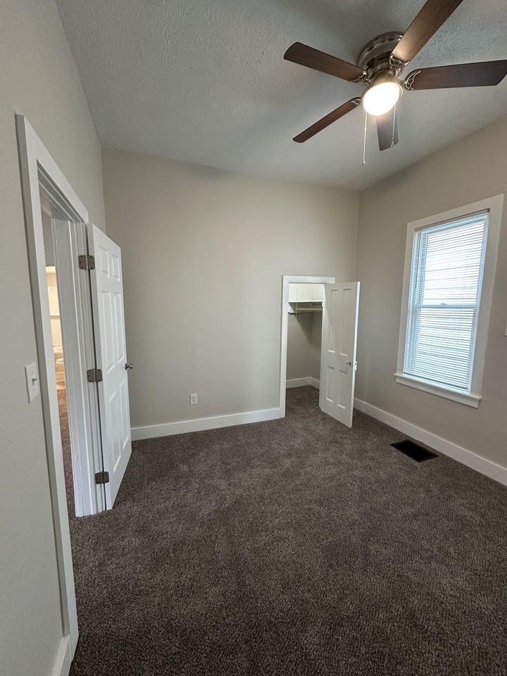 2903 S Elm St #1 - Photo 6 of 12