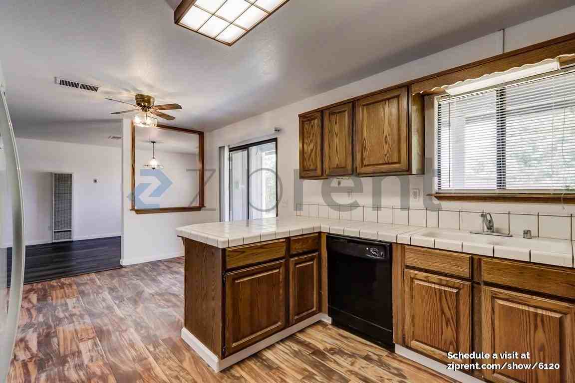 168 Adams St - Photo 5 of 20