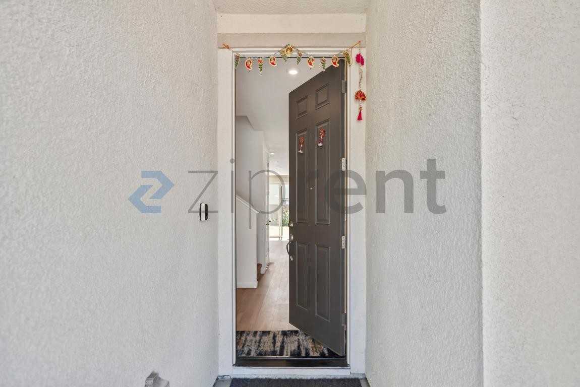 864 Bewick Dr #1 - Photo 4 of 25
