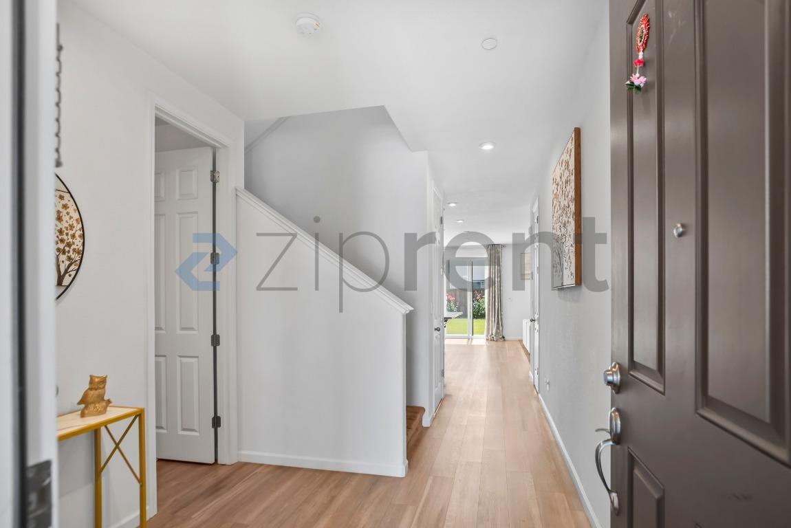 864 Bewick Dr #1 - Photo 5 of 25