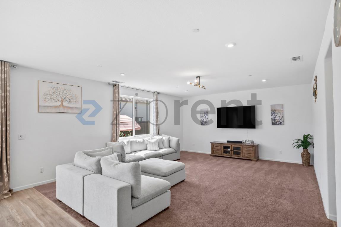 864 Bewick Dr #1 - Photo 6 of 25