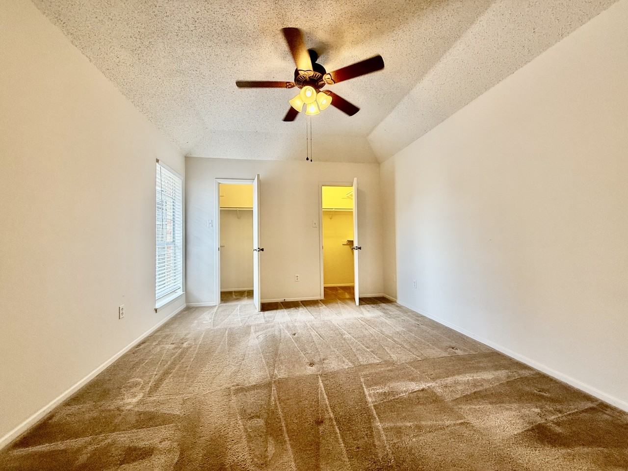 1304 Winscott Rd #B - Photo 5 of 10