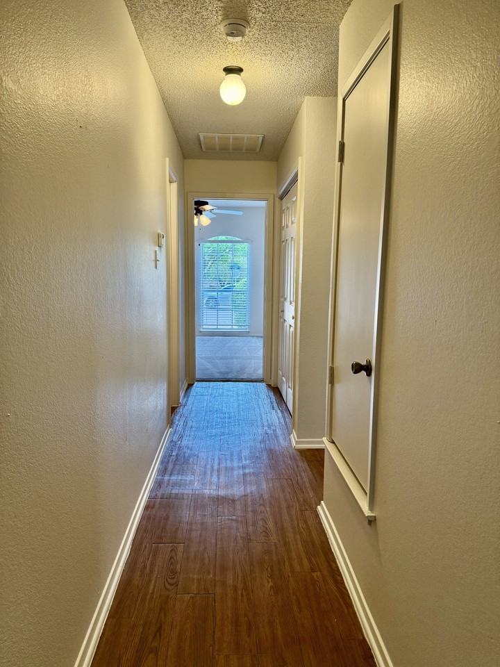 1304 Winscott Rd #B - Photo 7 of 10