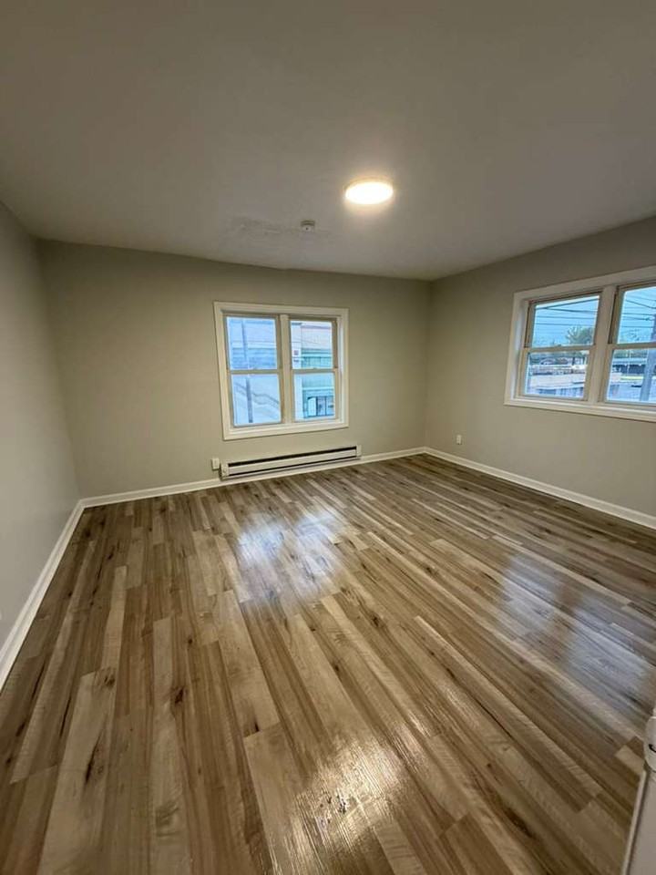 4106 Lee Rd #3 - Photo 3 of 16