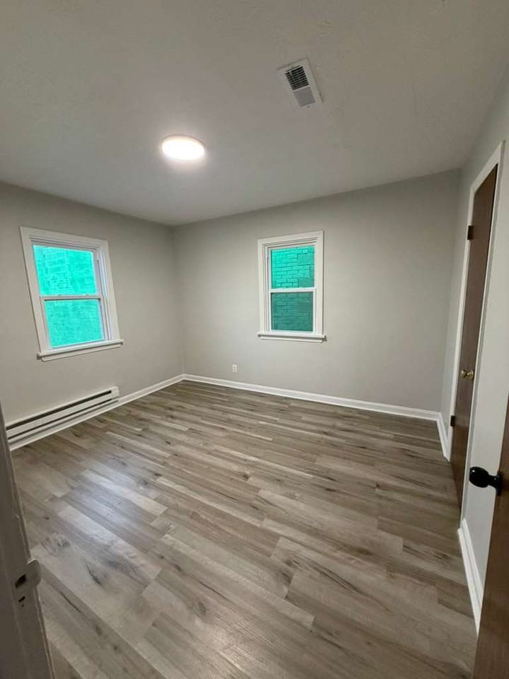 4106 Lee Rd #3 - Photo 4 of 16
