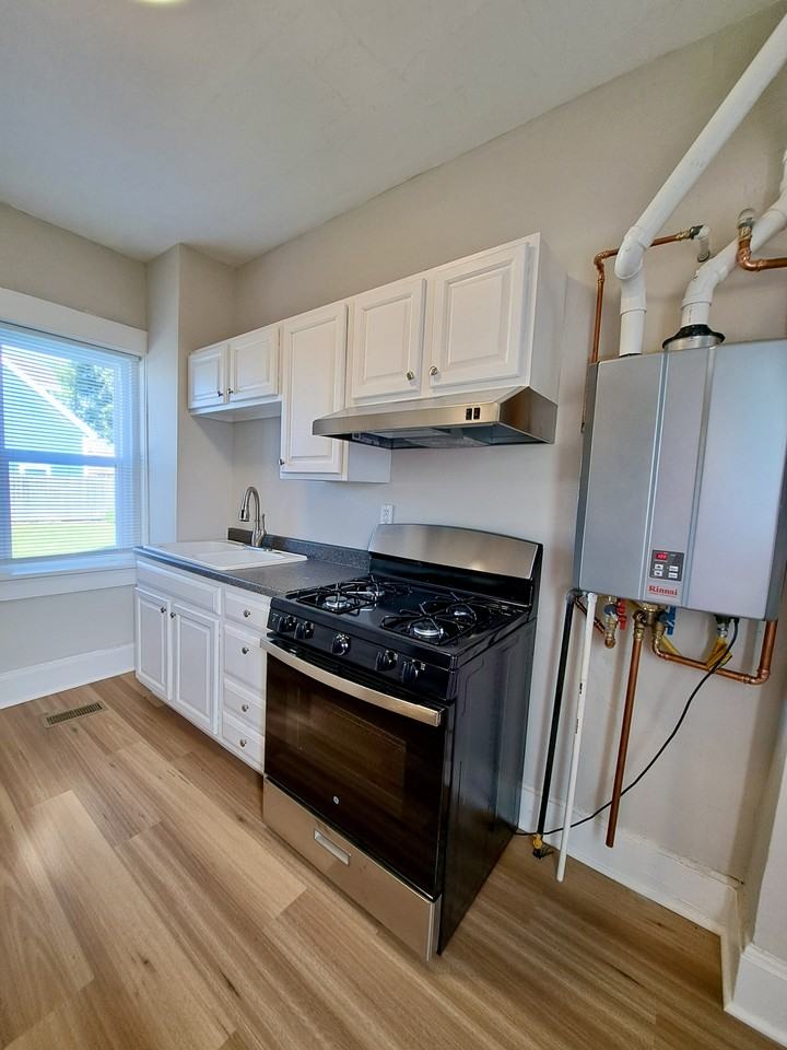 48 N Collier St #1 - Photo 5 of 9