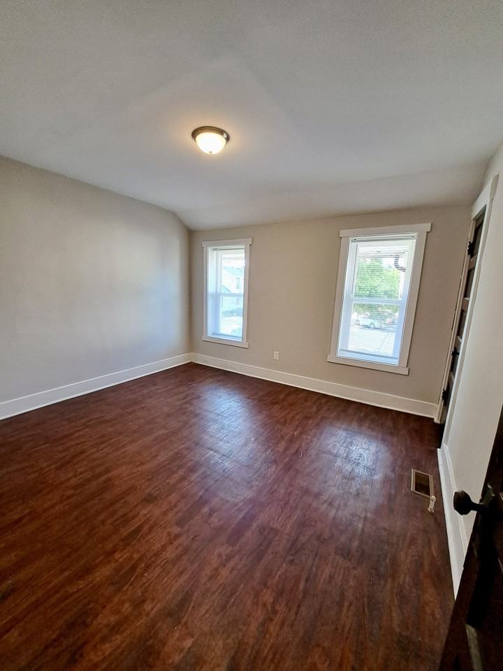 48 N Collier St #1 - Photo 6 of 9