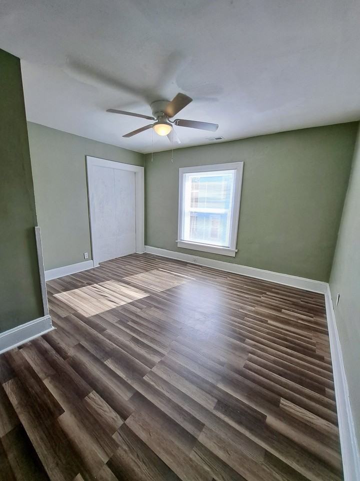 50 N Collier St #2 - Photo 3 of 14