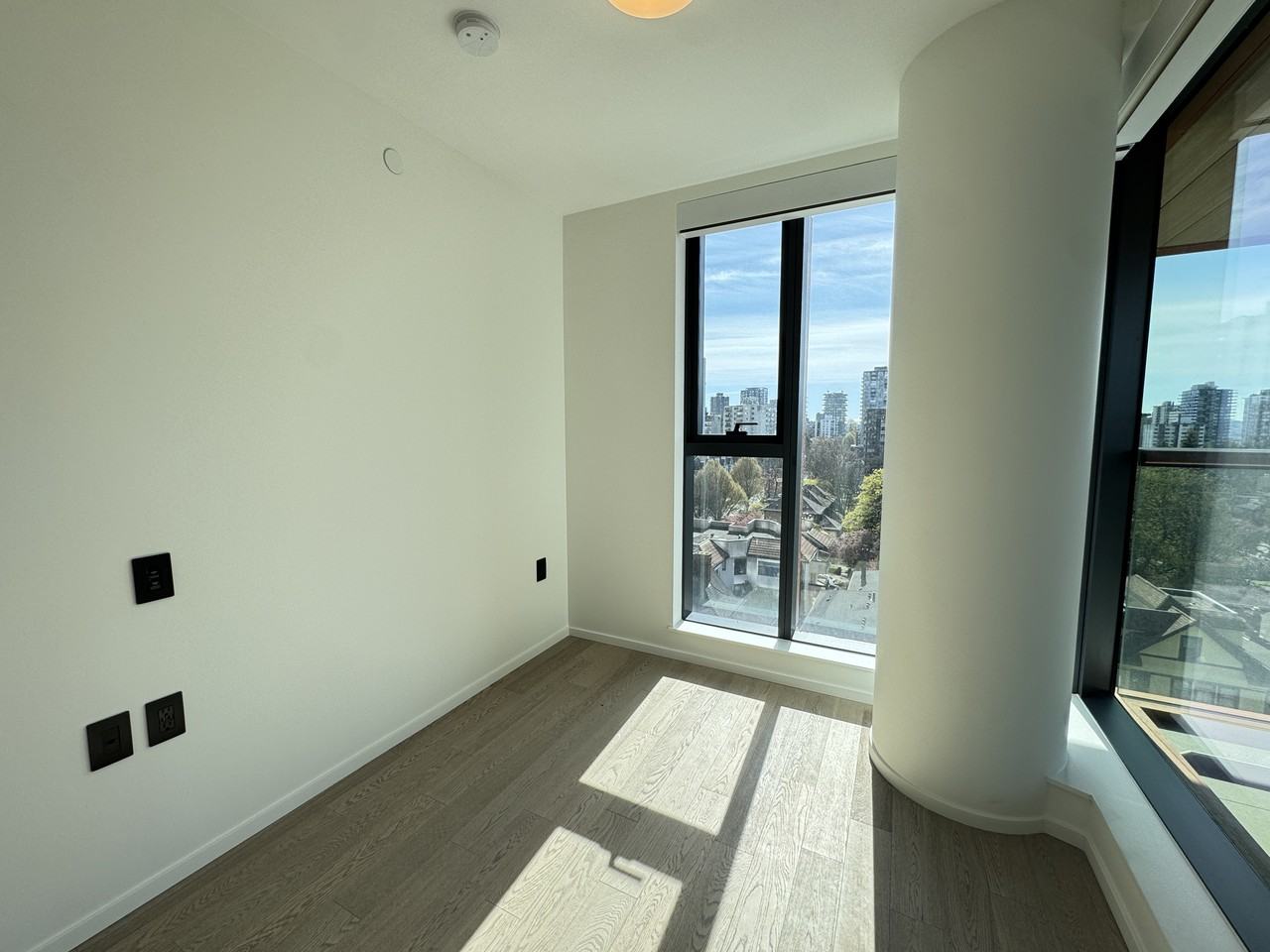 1408 Robson Street #1102 - Photo 4 of 20