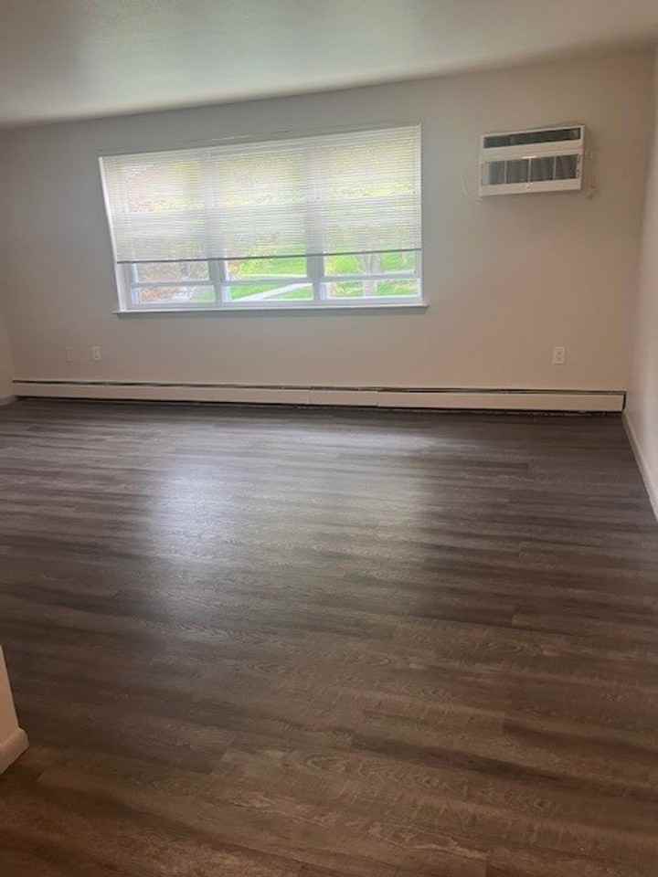 Rockwood Manor Apartments - Photo 6 of 25