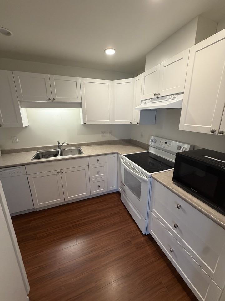2915 Glen Drive #306 - Photo 2 of 18