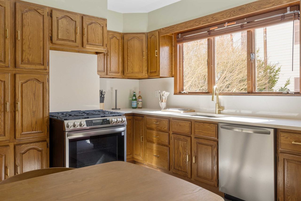 56 Spring St - Photo 4 of 13