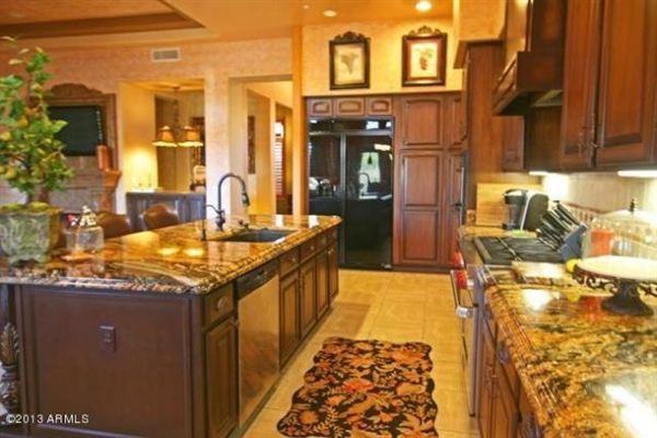 7970 E Crested Saguaro Ln - Photo 2 of 10